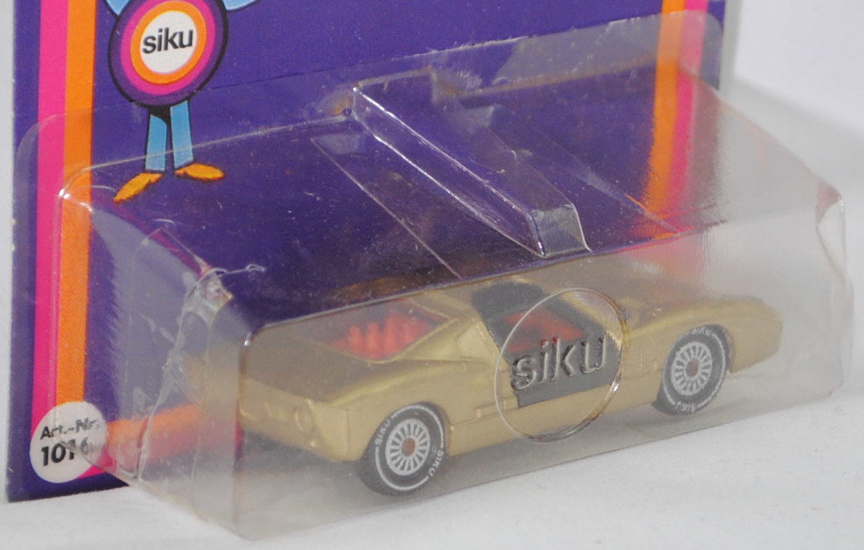 00005 Ford GT40 (Mk I bzw. Mark 1, Modell 1965-1967), Karosserie goldmetallic, Türen schwarz, Bpr. V 296 / W-Germ, Verglasung klar, R11 gerillt, SIKU SUPER, 1:57, P18 (m-)