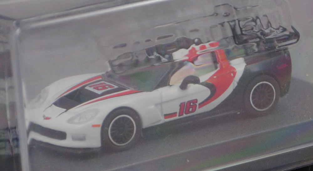 Chevrolet Corvette C6.R (6. Generation, C6, Modell 2005-2011), reinweiß/schwarz, Startnummer 16, majorette, 1:64, PC-Box im Blister (Collection)