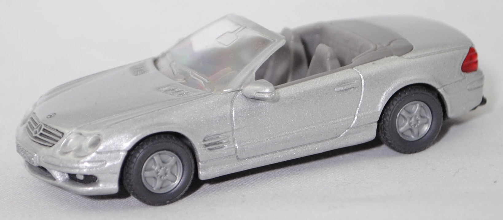 00000 Mercedes-Benz SL 55 AMG (5. Generation SL-Klasse, R 230, Vor-MoPf, Modell 2001-2002), silbergraumetallic (vgl. brillantsilber metallic), SIKU SUPER, 1:55, m