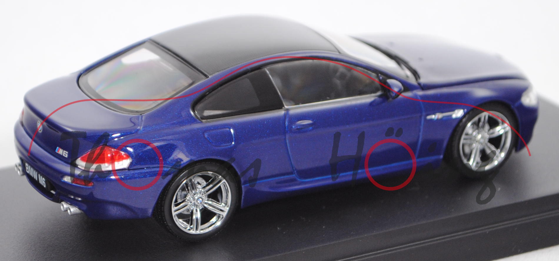 BMW M6 Coupé (1. Gen., Vor-Facelift, E63, Modell 2005-2007), tiefseeblau met., Kyosho, 1:43, PC-Box