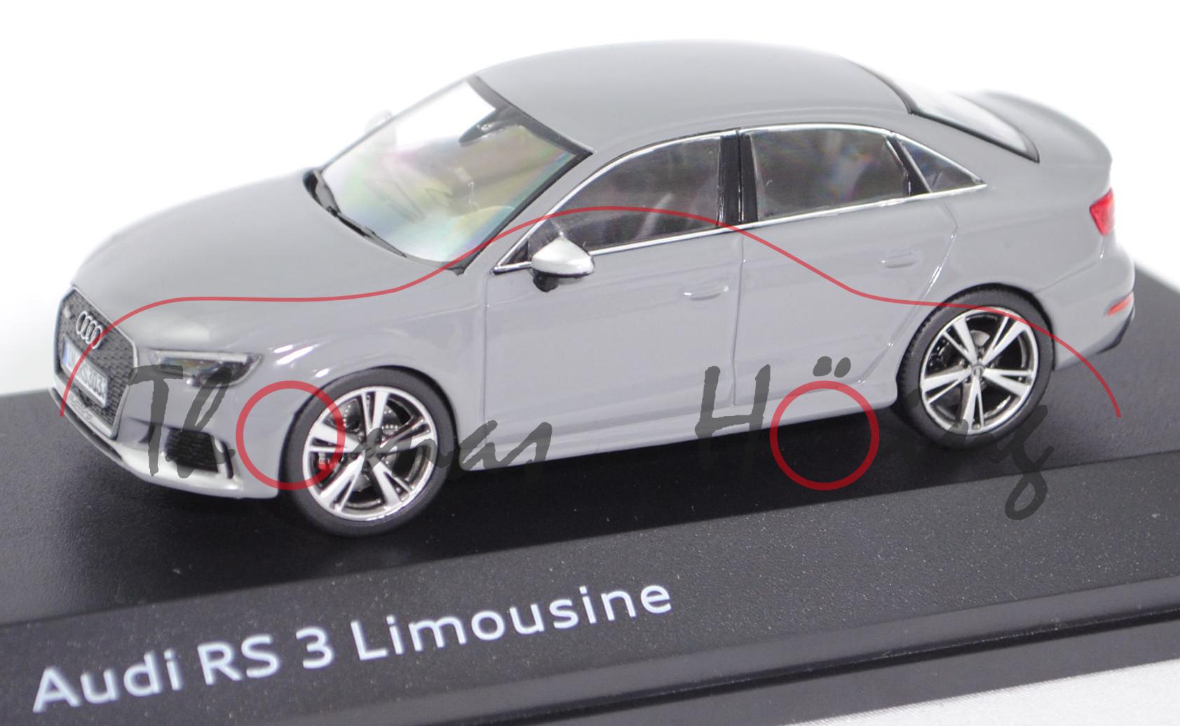 Audi RS3 Limousine (Typ 8V, Modell 2017-), nardograu, 1:43, Werbebox