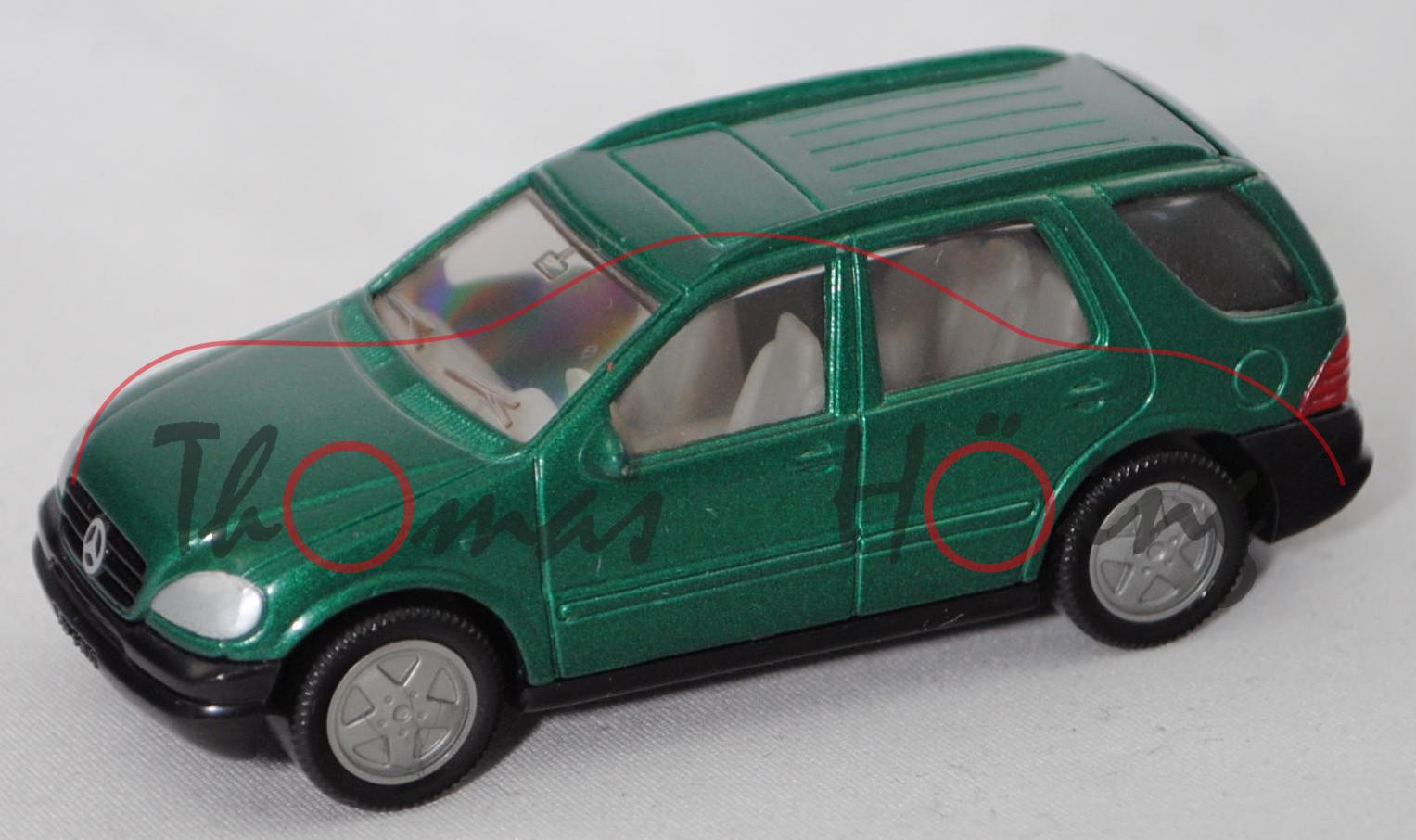 00000 Mercedes-Benz ML 320 (Baureihe W 163, Modell 1997-2001), moosgrünmetallic, SIKU, 1:55, m-