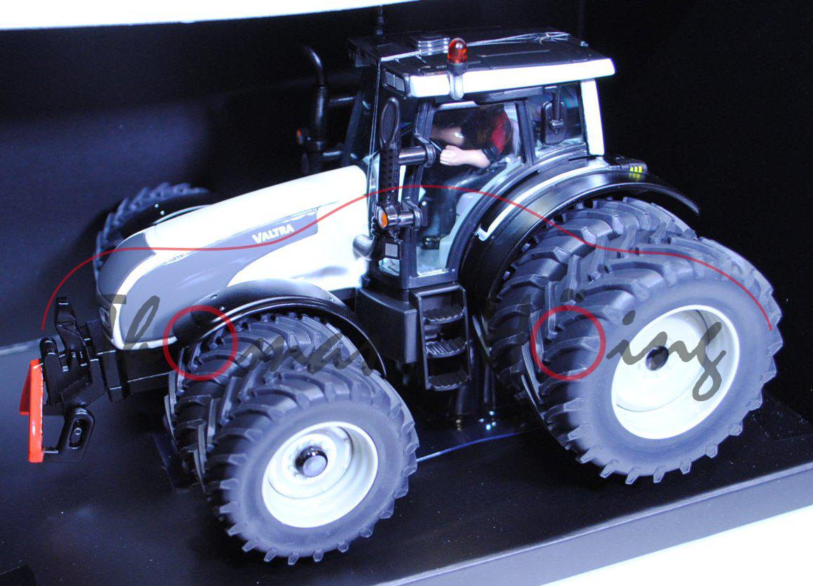 Valtra T191 mit Zwillingsreifen vorne und hinten, perlmuttweißmetallic, Felgen achatgrau, Fahrer mit