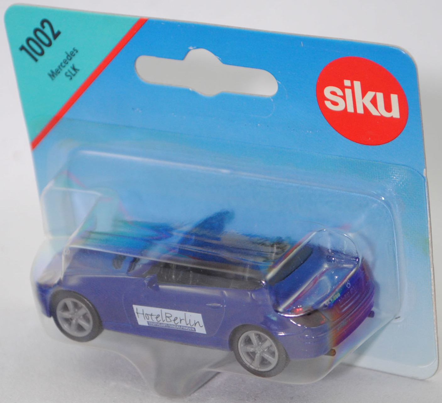 Hotel Berlin Mercedes-Benz SLK 350 (interne Baureihenbezeichnung R 171, Vor-MoPf, Modell 2004-2008), hell-kobaltblau, Hotel Berlin / STUTTGART/SINDELFINGEN, SIKU, 1:55, P29a