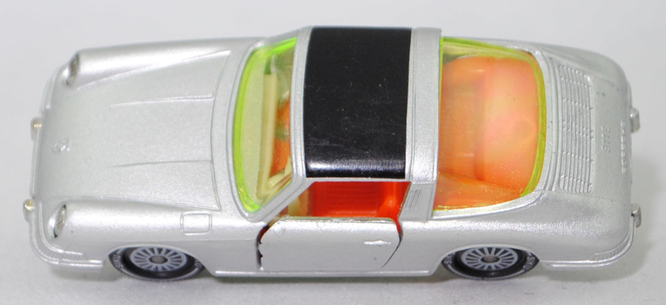 00004 Porsche 911 E Targa (F-Modell bzw. Urmodell, B-Serie, Modell 1968-1969), silber, Lenkrad weiß, Dach schwarz, Bpr. V234 und 1010, W-Germ, Verglasung gelbgrün, R11 gerillt, SIKU, 1:60, m