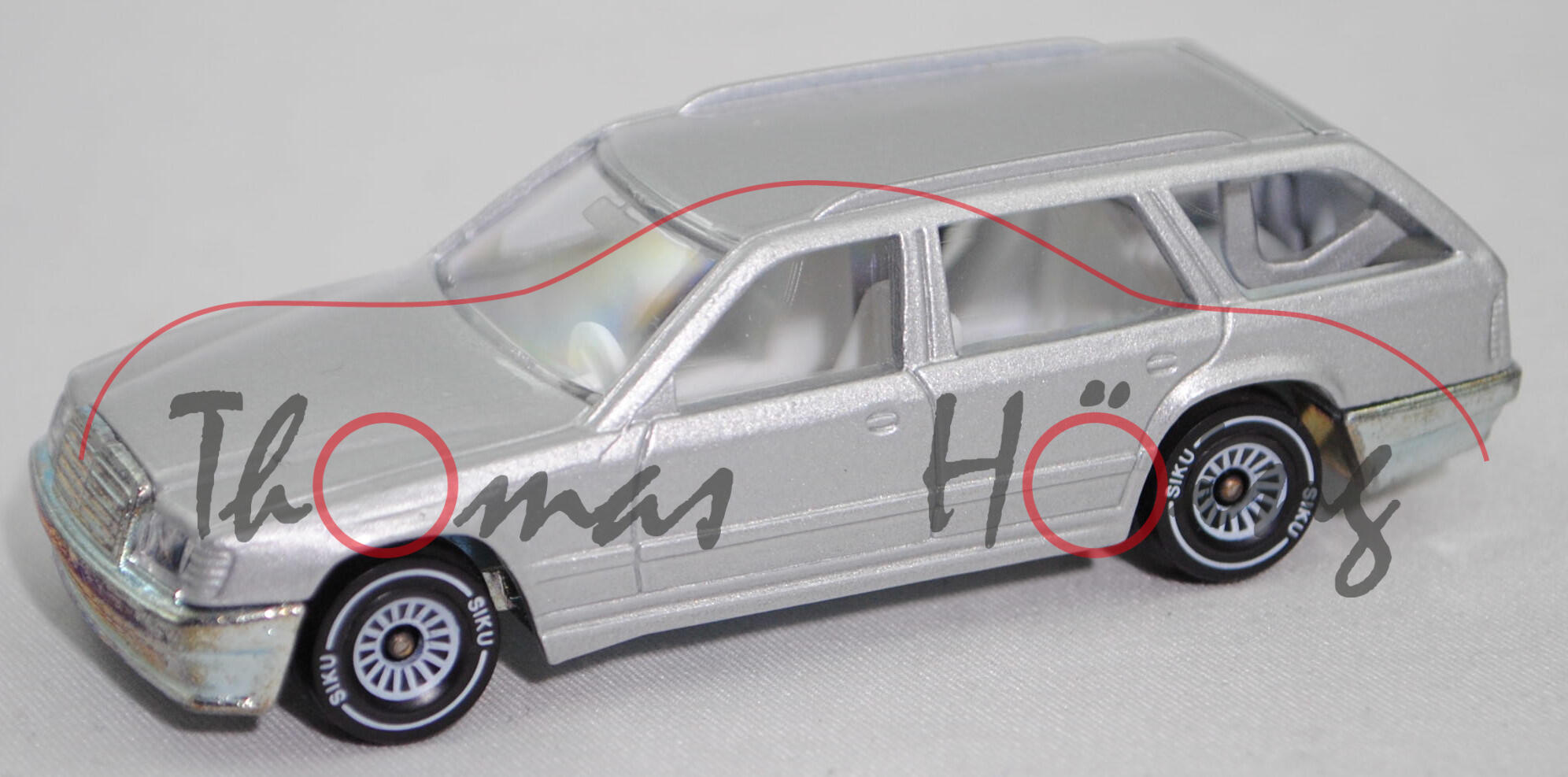 00000 Mercedes-Benz 300 TE (S 124, Mod. 85-86), silbergraumetallic, SIKU, 1:55, Stern abgebrochen