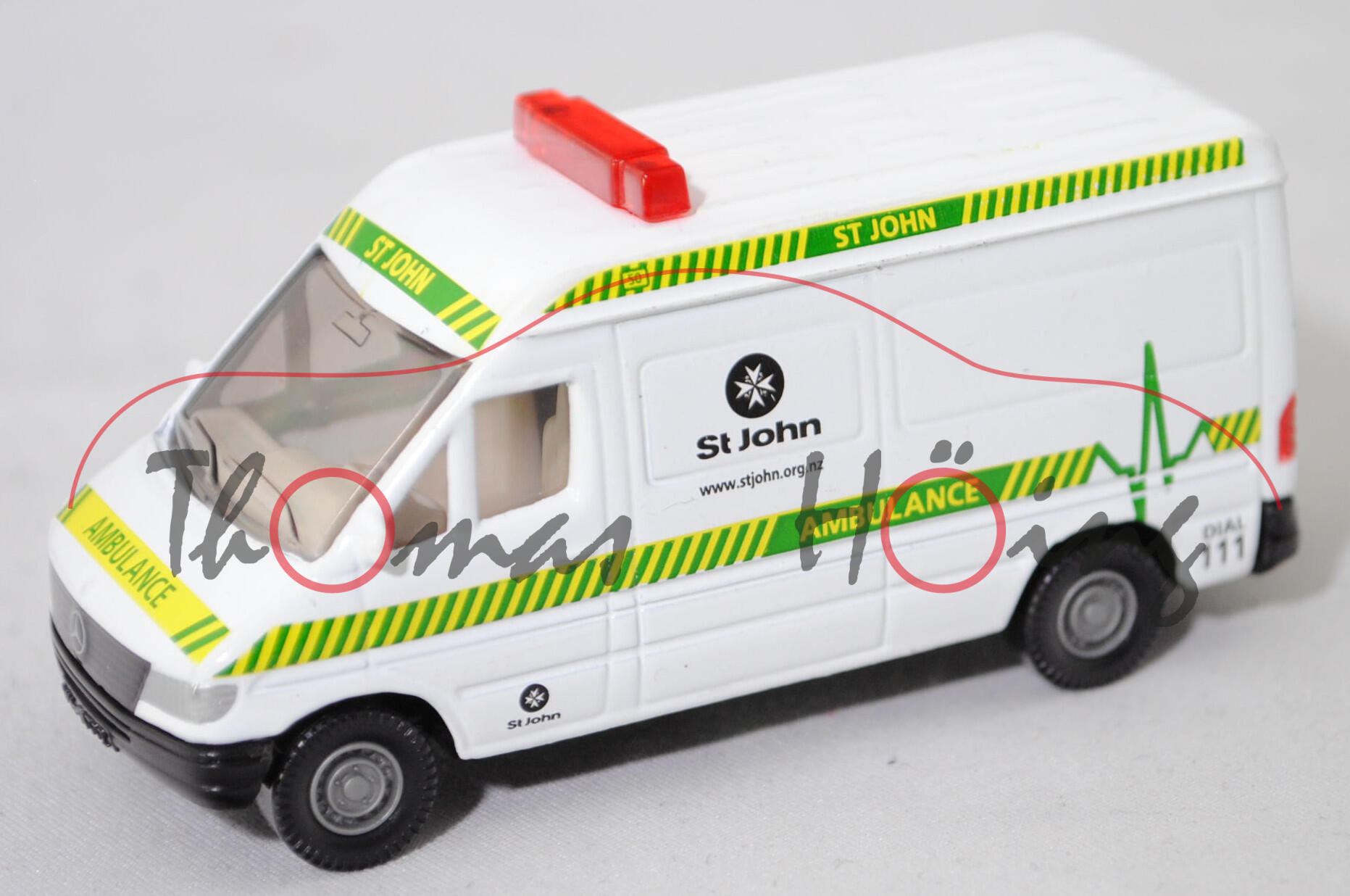 80400 NZ Mercedes-Benz Sprinter I (T1N, W 901, Mod. 95-00) Krankenwagen, weiß, 50 ST JOHN/AMBULANCE, SIKU, 1:74