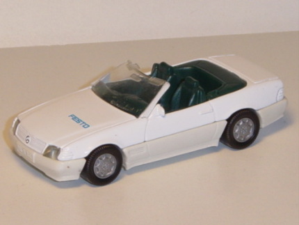 Mercedes 500 SL (Baureihe R 129), Modell 1989-1992, reinweiß, innen kieferngrün, FESTO, mit Stern am