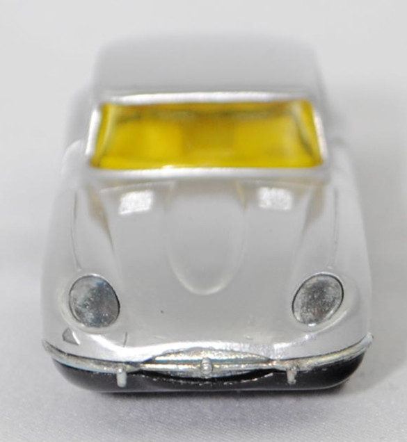 00004 Jaguar E-Type 2+2 SI Coupé 4.2 Liter (Serie 1, Typ 2+2-Sitzer Coupé, Modell 1966-1967), silber, innen gelb, Germ, Verglasung gelb, R10 weiß, SIKU SUPER, 1:61, P12h mit ®