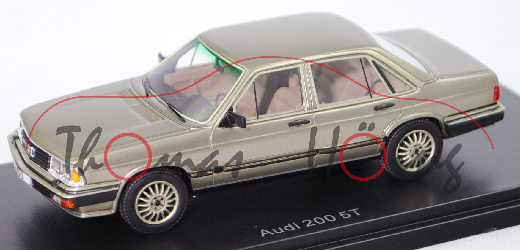 Audi 200 5T (1. Gen., Baureihe C2, Typ 43, Modell 1980-1982), gobimetallic (LY1V), NEO, 1:43, PC-Box