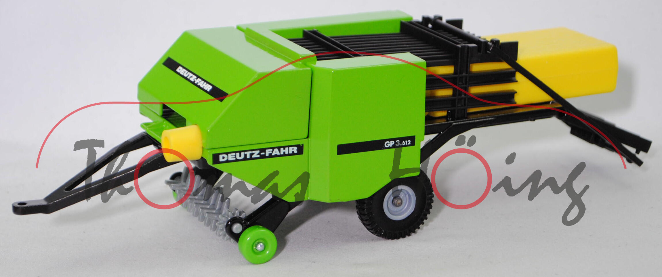 00000 DEUTZ-FAHR-Großpackenpresse GP 3.612 (Modell 1989-1990), grün, Großballen gelb, SIKU, 1:32, L14a