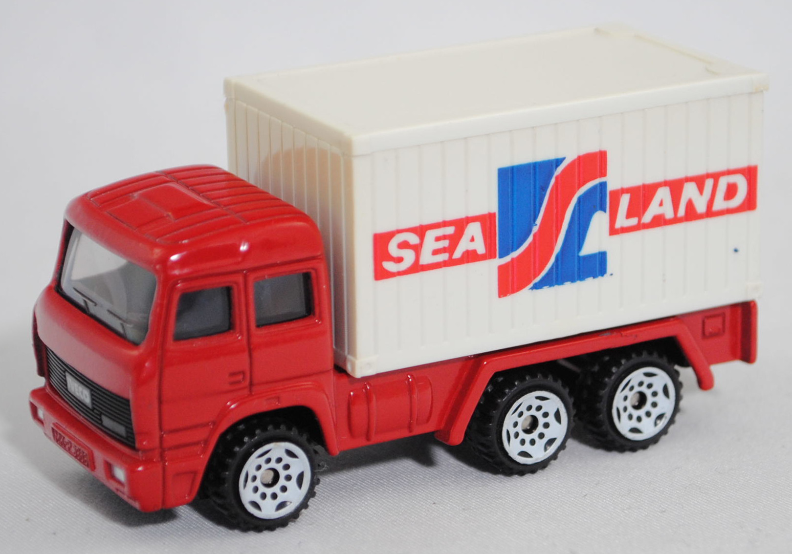 00000 Iveco TurboStar 240-36 6x2 (Modell 1987-1990) Container-Transporter, karminrot, Bpr. 0815 / 0816, C3 reinweiß, 1:86, Container reinweiß, SEA LAND, 1:121, SIKU SUPER, m