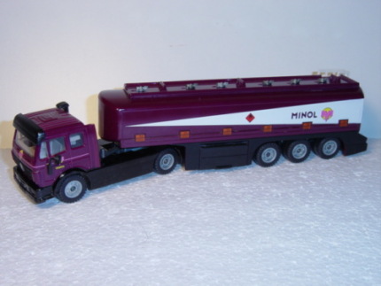 Mercedes TOPAS-Tankzug, purpurviolett/schwarz, M MINOL, LKW12