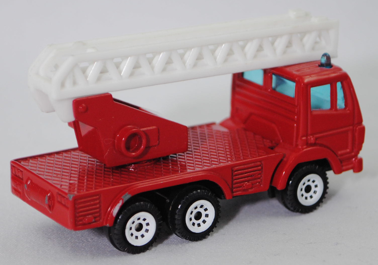 00001 Metz Hubrettungsfahrzeug DL 23-12 S auf Fahrgestell Mercedes-Benz SK 2429 6x4/41 (Modell 1989-1994) (Feuerwehr-Drehleiter), rot, Bpr. 0811/1019/1015, SIKU SUPER, 1:83, m-