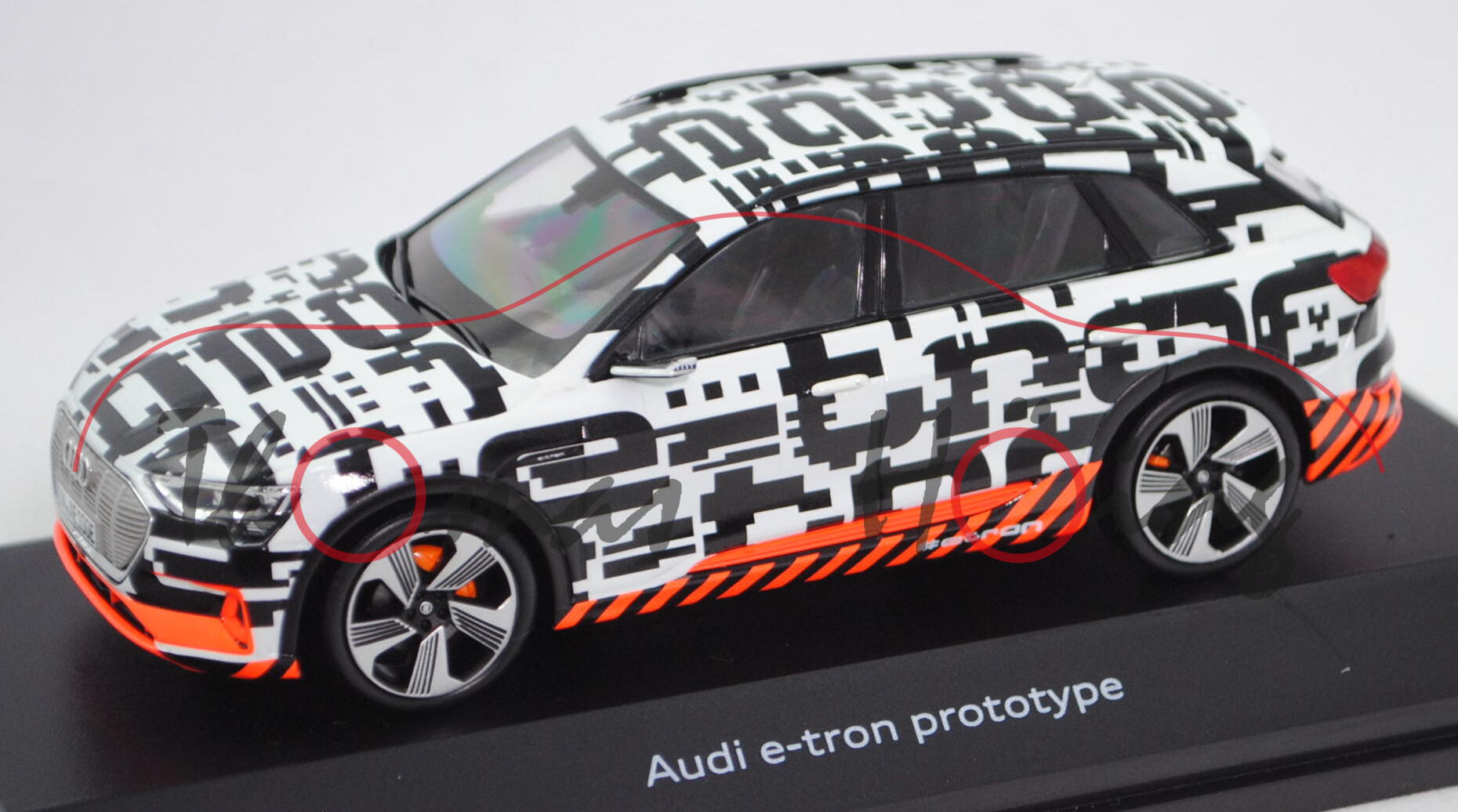 Audi e-tron Prototyp (Mod. 18), Erlkönig-Design, Automobil Salon Genf 2018, Minimax, 1:43, Werbebox