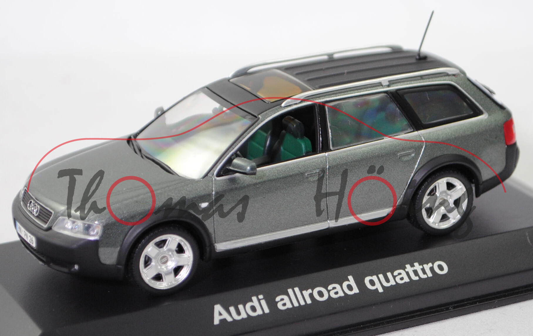 Audi allroad quattro 2.5 TDI (C5, Typ 4B, Mod. 00-02), hochlandgrün met. (7S / LY6J), Minichamps, 1:43, PC-Box