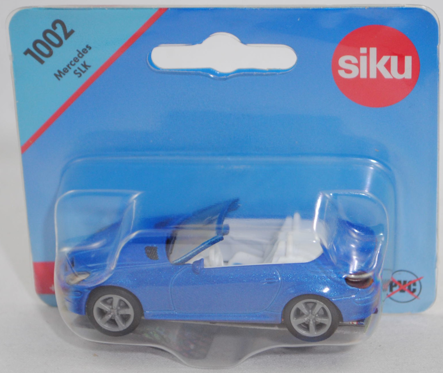 00014 Mercedes-Benz SLK 350 (interne Baureihenbezeichnung R 171, Vor-MoPf,, Modell 2004-2008), hell-verkehrsblaumet., innen weiß/blaumet., Bpr. 1002, SIKU, 1:55, P29e