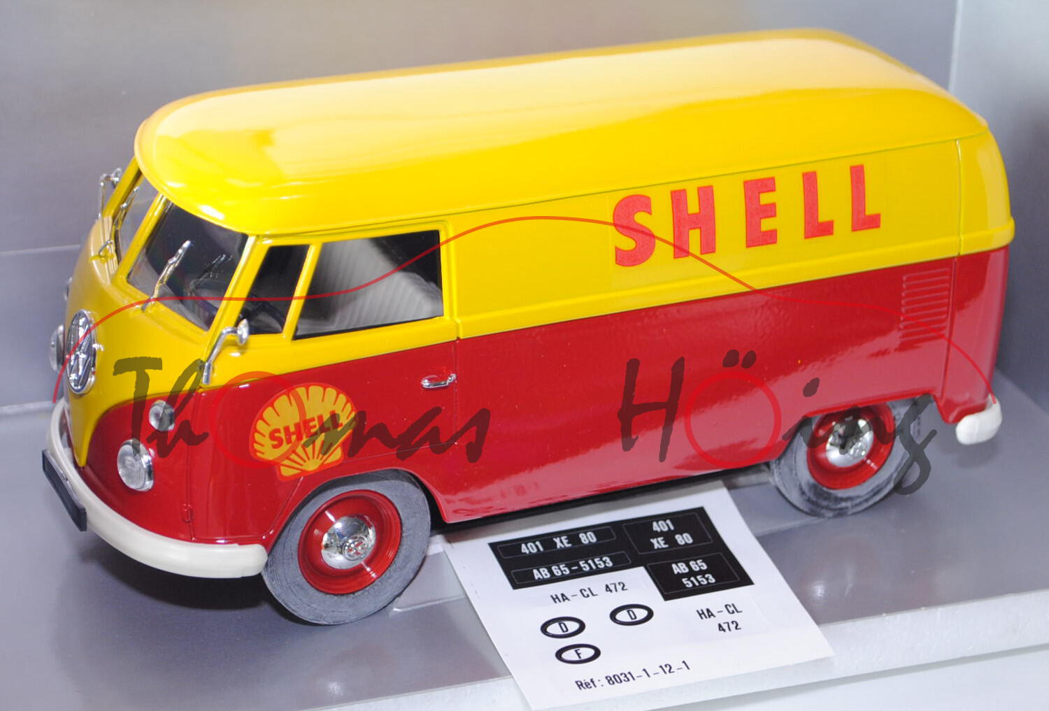 VW Transporter Kastenwagen (Typ T1), Modell 1966, kadmiumgelb/signalrot, SHELL, Heckklappe zu öffnen