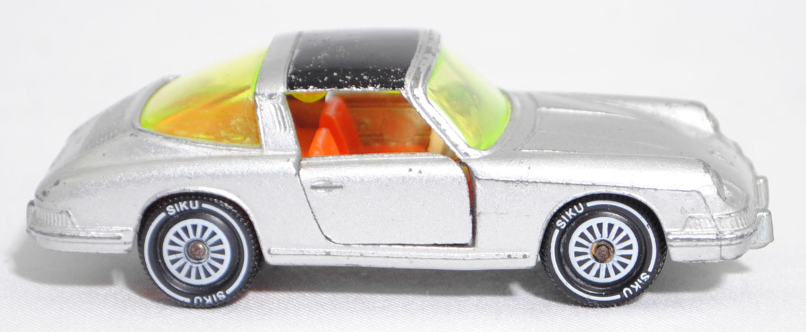 00004 Porsche 911 E Targa (Modell 1968-1969), silbergraumetallic, innen rotorange, Lenkrad cremeweiß, W-Germ, Verglasung gelbgrün, R11, SIKU SUPER, 1:60, m-