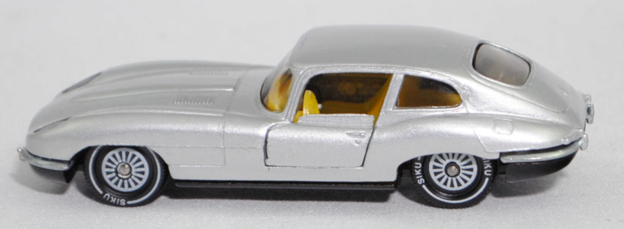 00007 Jaguar E-Type 2+2 SI Coupé 4.2 Liter (Serie 1, Typ 2+2-Sitzer Coupé, Modell 1966-1967), silber, innen gelb, W-Germ, Verglasung rauch, R11 gerillt, SIKU SUPER, 1:61, m