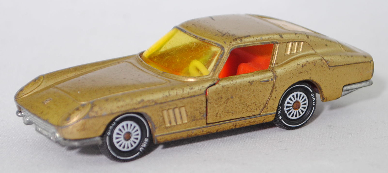 00005 Ferrari Berlinetta 275 GTB (Tipo 563, 2. Serie, Long Nose / Lange Nase, Modell 1965-1966), goldmetallic, Frontscheinwerfer integriert, Bpr. 1012, W-Germ, R11, SIKU SUPER, 1:56, vsc