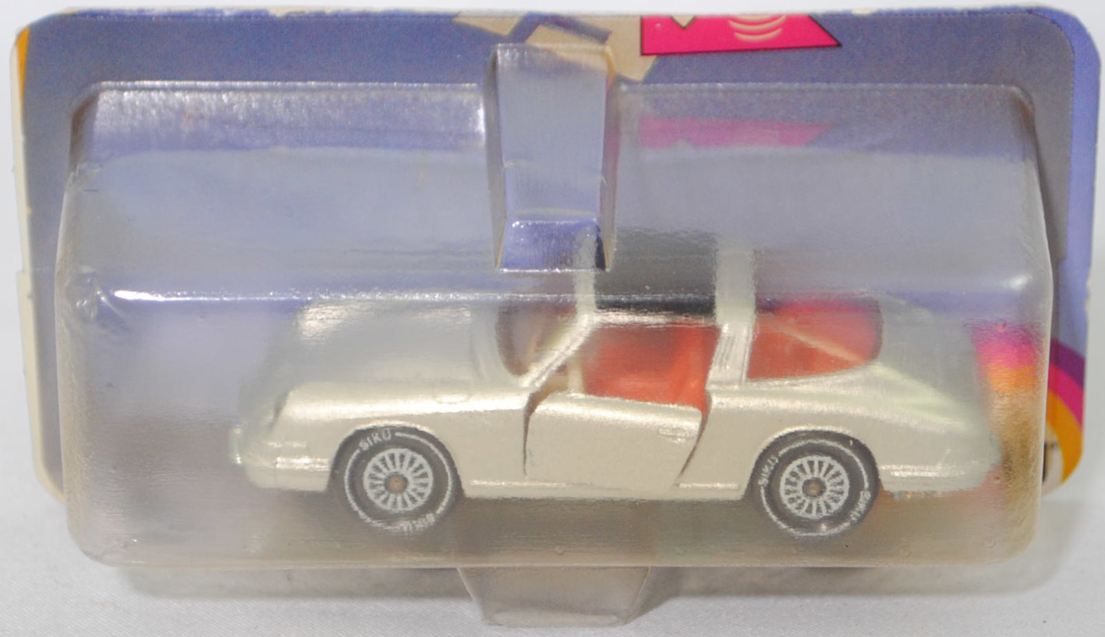 00009 Porsche 911 E Targa (F-Modell bzw. Urmodell, B-Serie, Modell 1968-1969), silber, Lenkrad weiß, Dach schwarz, Bpr. V234 und 1010, W-Germ, Verglasung rauch, R11 glatt, SIKU, 1:60, P21 gekürzt