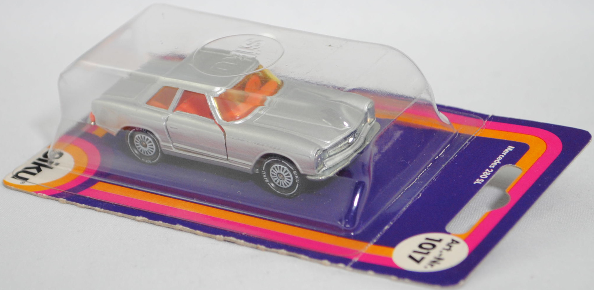 00006 Mercedes-Benz 280 SL (W 113, Pagode, Modell 1968-1971) mit Hardtop (Coupédach), silber, Bpr. V 302 / 1017, W-Germ, Verglasung gelb, R11 gerillt, SIKU SUPER, 1:60, P17 (s/w)