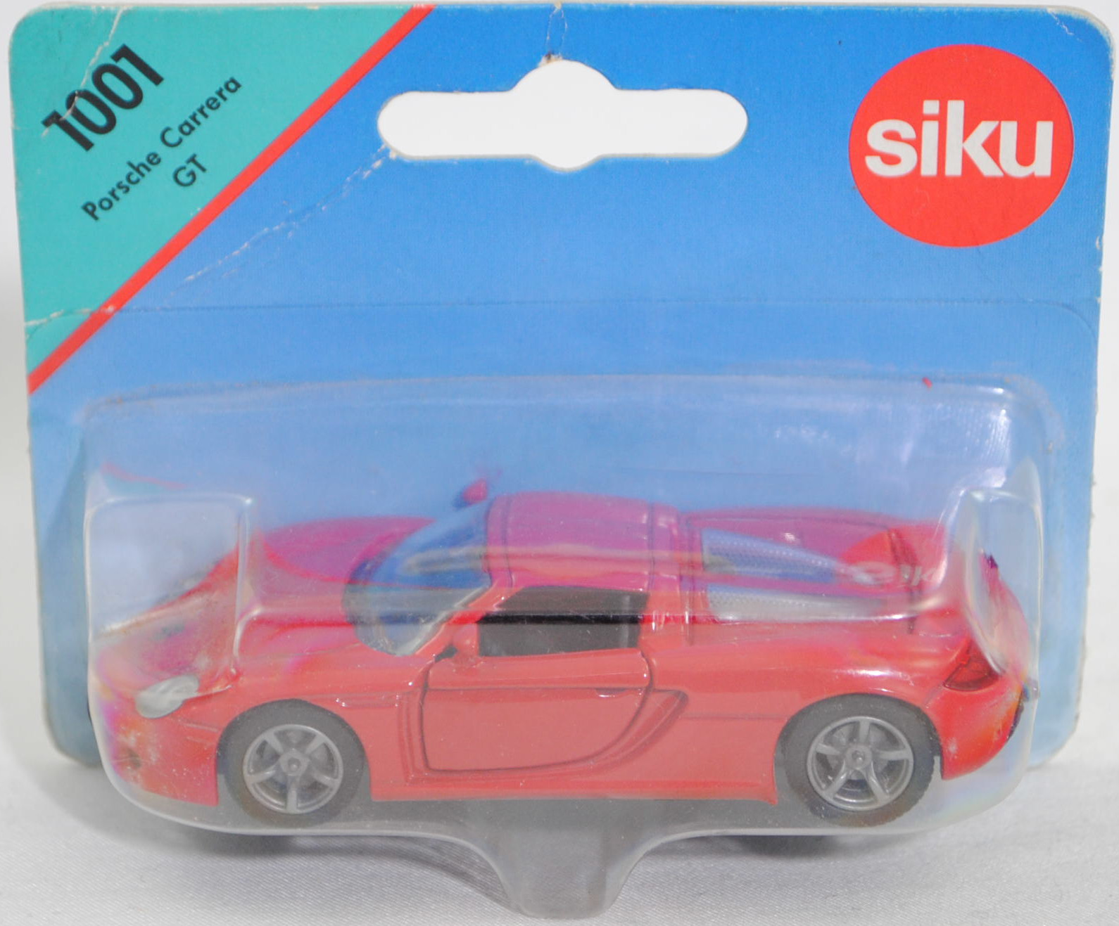 00000 Porsche Carrera GT (interne Baureihenbezeichnung 980, Modell 2003-2006), dunkel-verkehrsrot, Bpr. 1001, B22a / B22b offen silbergrau, SIKU SUPER, 1:55, P29a geklebt