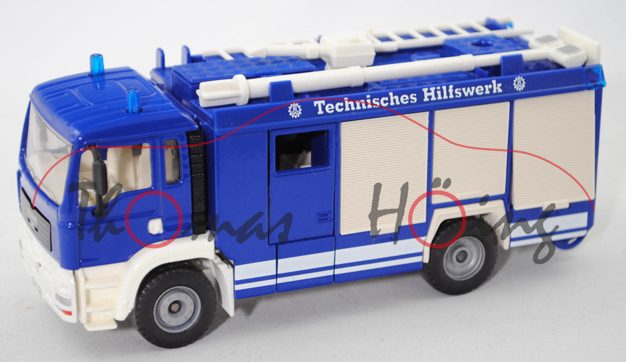 00404 Hilfeleistungslöschfahrzeug HLF 20 auf Fahrgestell MAN TGA 18.460 M, blau, THW, SIKU, 1:55