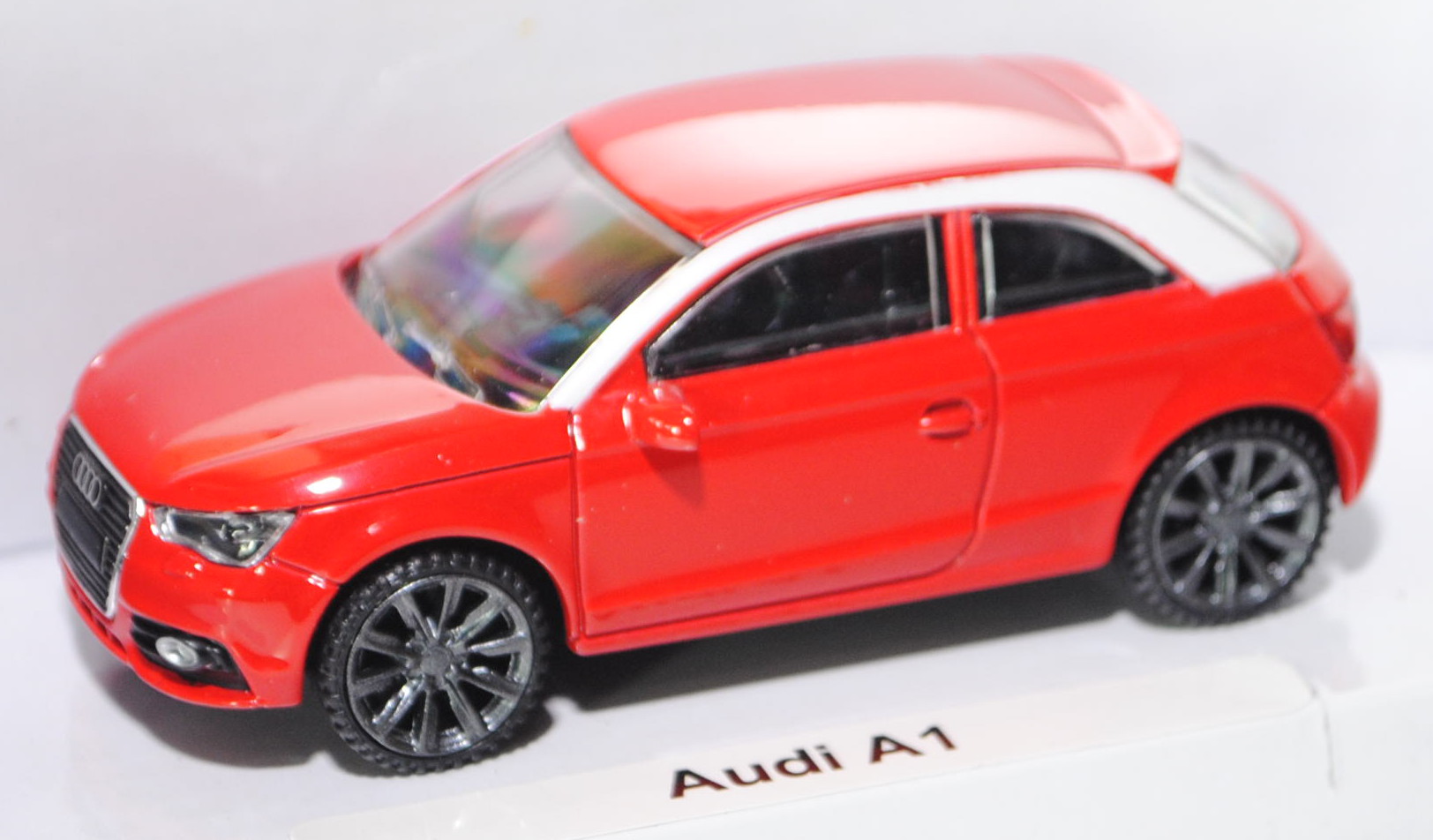 Audi A1 (Typ 8X), Modell 2010-, verkehrsrot/reinweiß, RASTAR, 1:43, mb