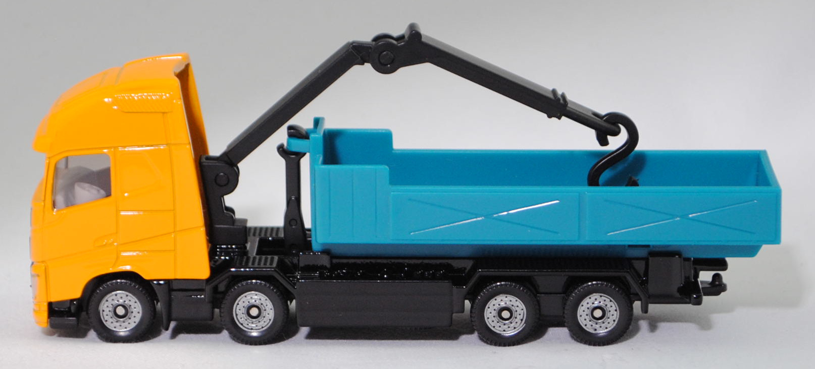 00000 Volvo FH16 750 Globetrotter-XL 8x4 (Modell 2013-2020) Abrollkipper mit Ladekran und Abrollcontainer, melonengelb/schwarz/wasserblau, C36, SIKU SUPER, 1:87, P29f