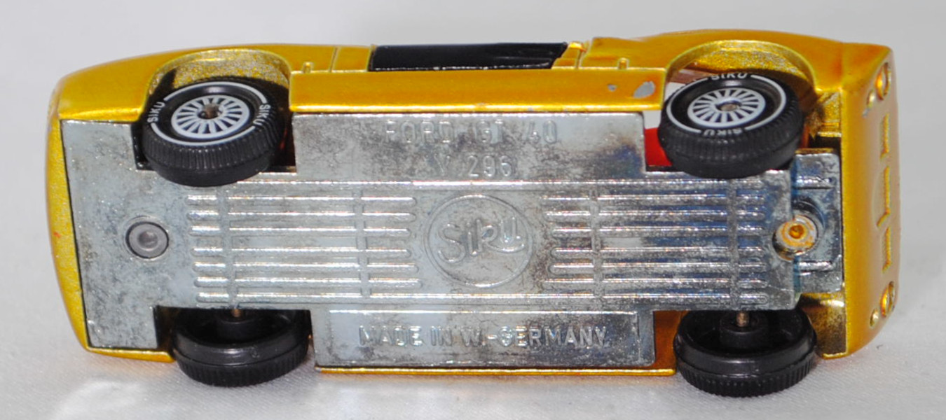 00006 Ford GT40 (Mk I bzw. Mark 1, Modell 1965-1967), Karosserie hell-honiggelbmetallic, Türen schwarz, Bpr. V 296 / W-Germ, Verglasung klar, R11, SIKU SUPER, 1:57, m-