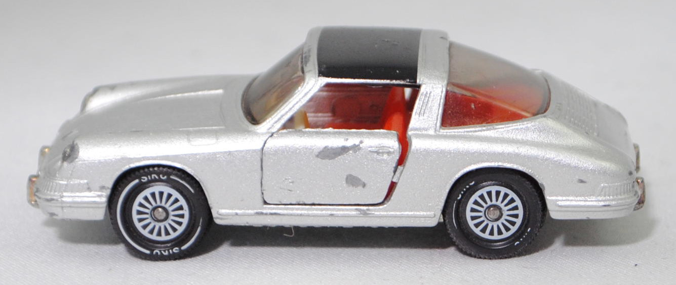 00006 Porsche 911 E Targa (F-Modell bzw. Urmodell, B-Serie, Modell 1968-1969), silber, Lenkrad weiß, Dach schwarz, Bpr. V234 und 1010, W-Germ, Verglasung rauch, R11 gerillt, SIKU, 1:60, m-