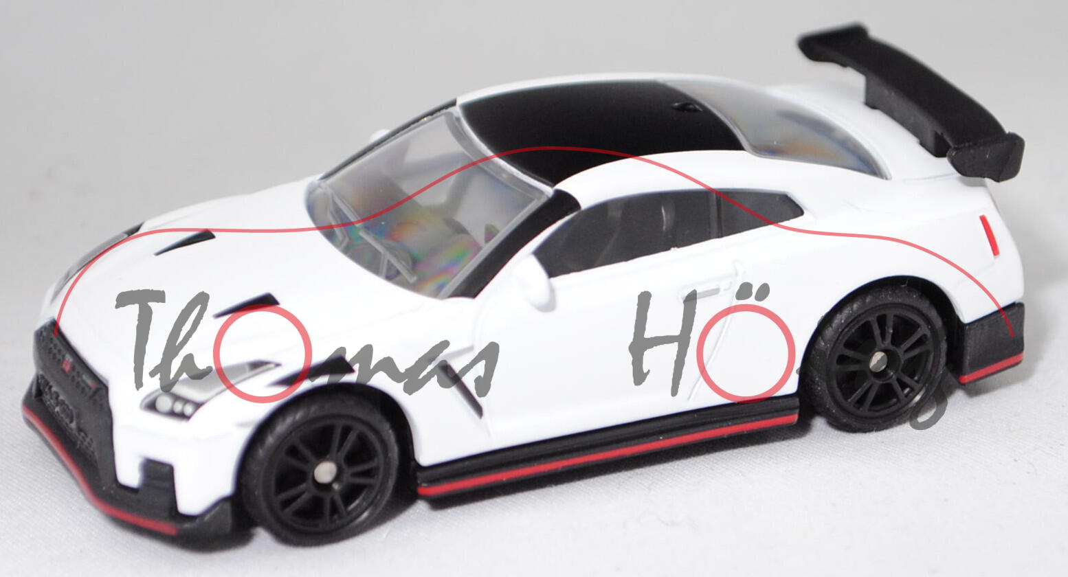 00000 Nissan GT-R NISMO (Typ R35, Facelift 2017, Modell 2016-), reinweiß, SIKU SUPER, ca. 1:59, P29e