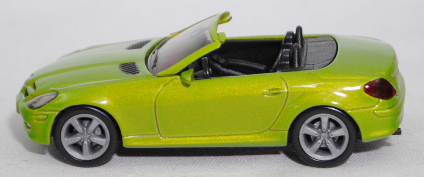 00009 Mercedes-Benz SLK 350 (interne Baureihenbezeichnung R 171, Vor-MoPf, Modell 2004-2008), hell-gelbgrünmetallic, innen schwarz, Bpr. 1002, SIKU SUPER, 1:55, m