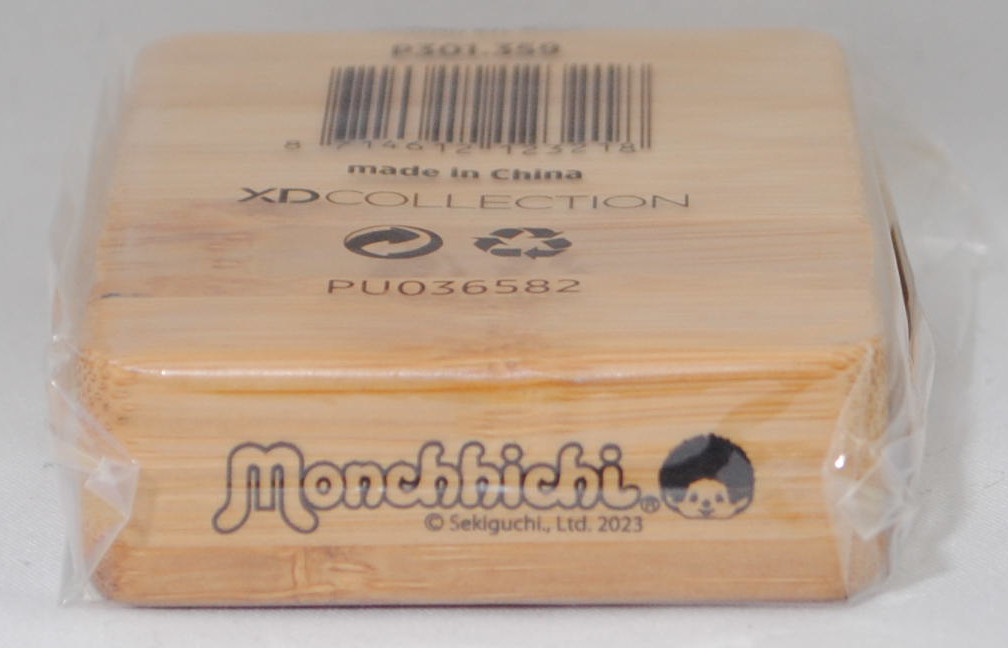 Bambus Smartphone-Halter Monchhichi, Monchhichi  / Sekiguchi Ltd. 2023, Abmessungen LxBxH = 8 x 6 x 2 cm, XD COLLECTION für Sekiguchi (Merchandise, Limited Edition 2023)