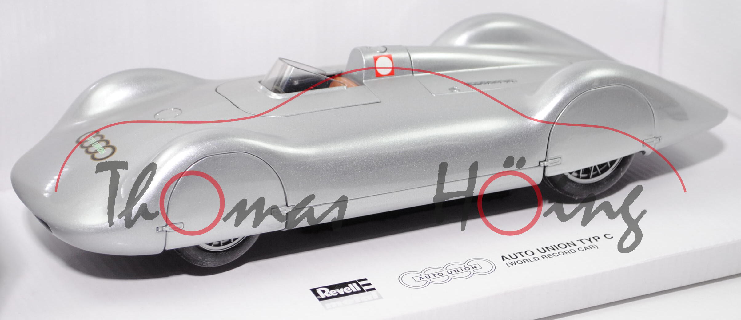 Auto Union Typ C Stromlinie (Modell 1937), silber, Fahrer: Bernd Rosemeyer, Revell® Metall, 1:18, mb