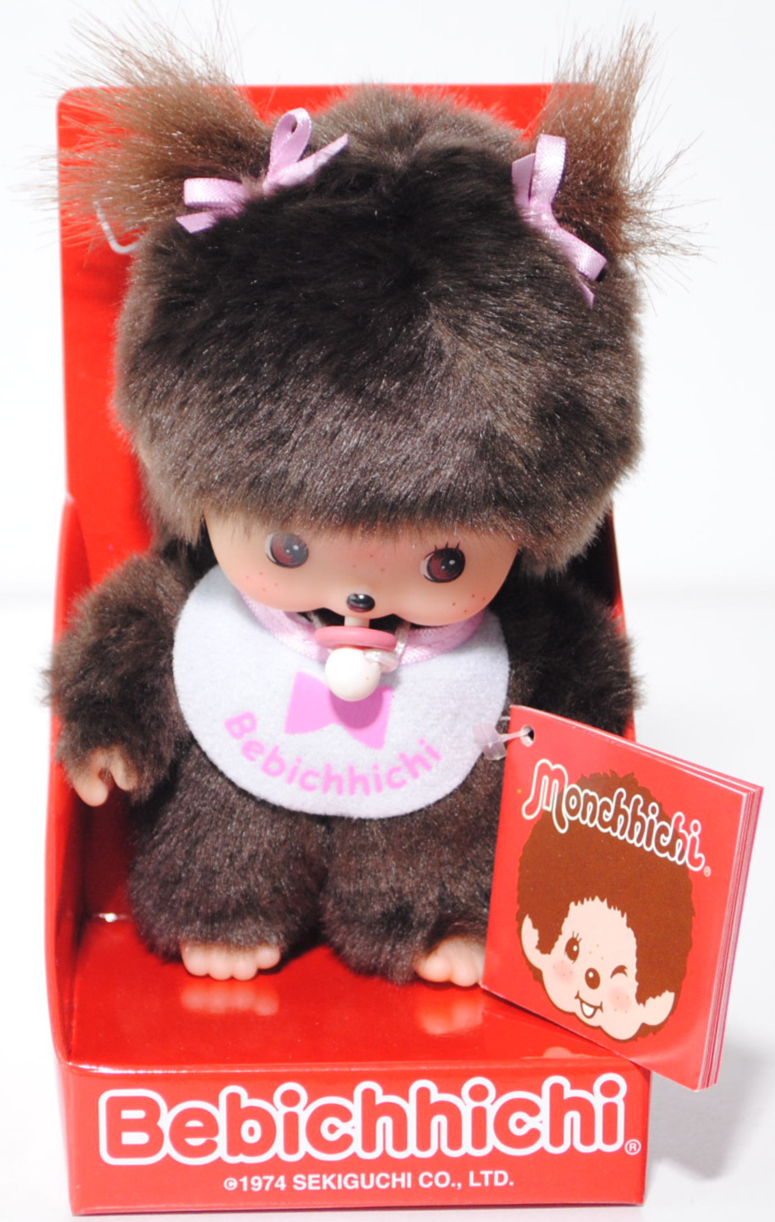 Bebichhichi (Monchhichi) - Standard Basic Bib Girl, mit erikaviolettem Latz, 15 cm groß, Sekiguchi