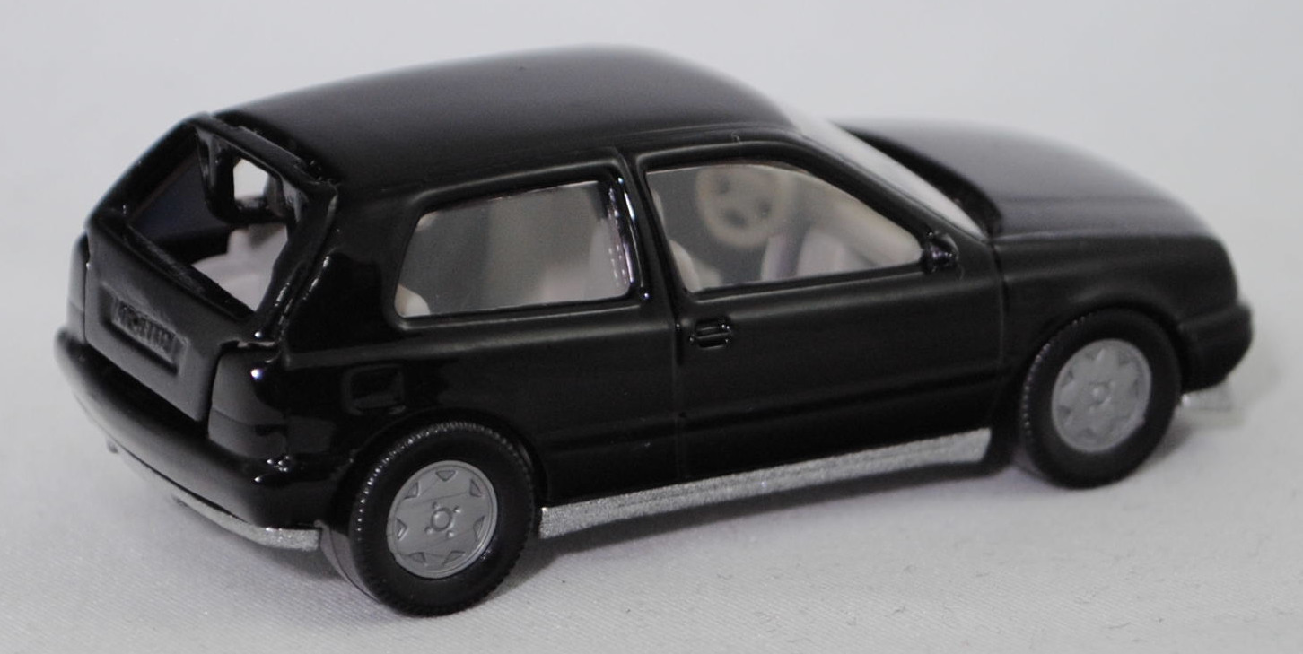 00004 VW Golf III 1.8 GL (Typ 1H, Vorfacelift, Modell 1991-1994), schwarz, innen grau, Lenkrad grau, Chassis silber, Hong, Bpr. 1010 / 0842, SIKU SUPER, 1:56, m (Lenkrad schief)