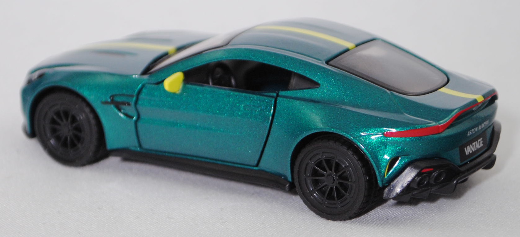 00000 Aston Martin Vantage AMV24 Edition (4. Generation, AM6, Facelift 2024, limitierte Auflage 24 Fahrzeuge, Modell 2025), podium green metallic, SIKU SUPER 1:50, L17mpK
