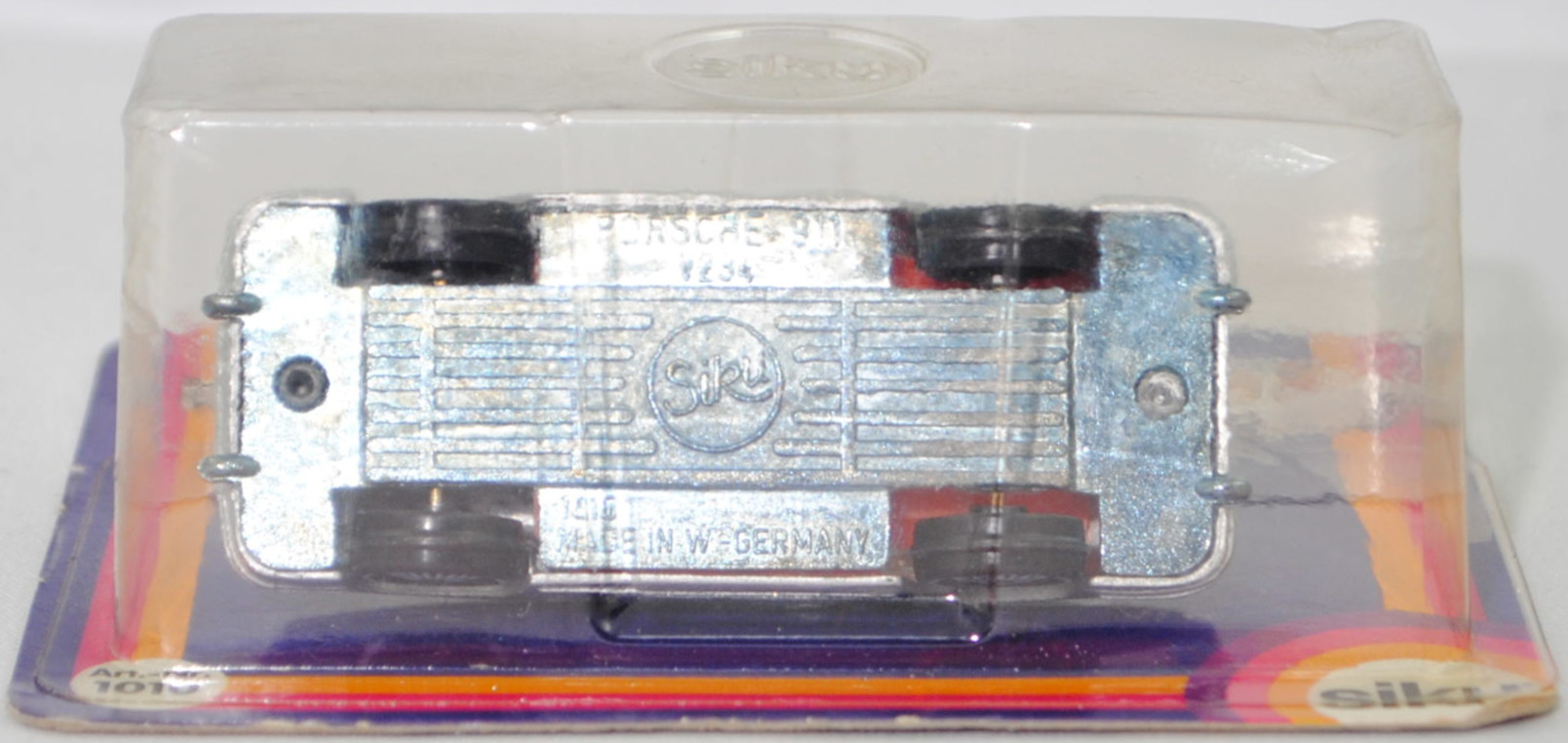 00008 Porsche 911 E Targa (F-Modell bzw. Urmodell, B-Serie, Modell 1968-1969), silber, Lenkrad schwarz, Dach schwarz, Bpr. V234 und 1010, W-Germ, Verglasung rauch, R11 glatt, SIKU, 1:60, P18