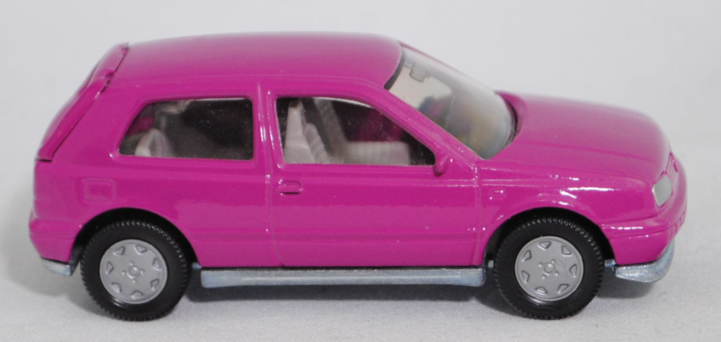 00000 VW Golf III 1.8 GL (Typ 1H, Vorfacelift, Modell 1991-1994), verkehrspurpur, innen grau, Lenkrad schwarz, Chassis chrom, Germ, Bpr. ohne Artikelnummer, SIKU SUPER, 1:56, m
