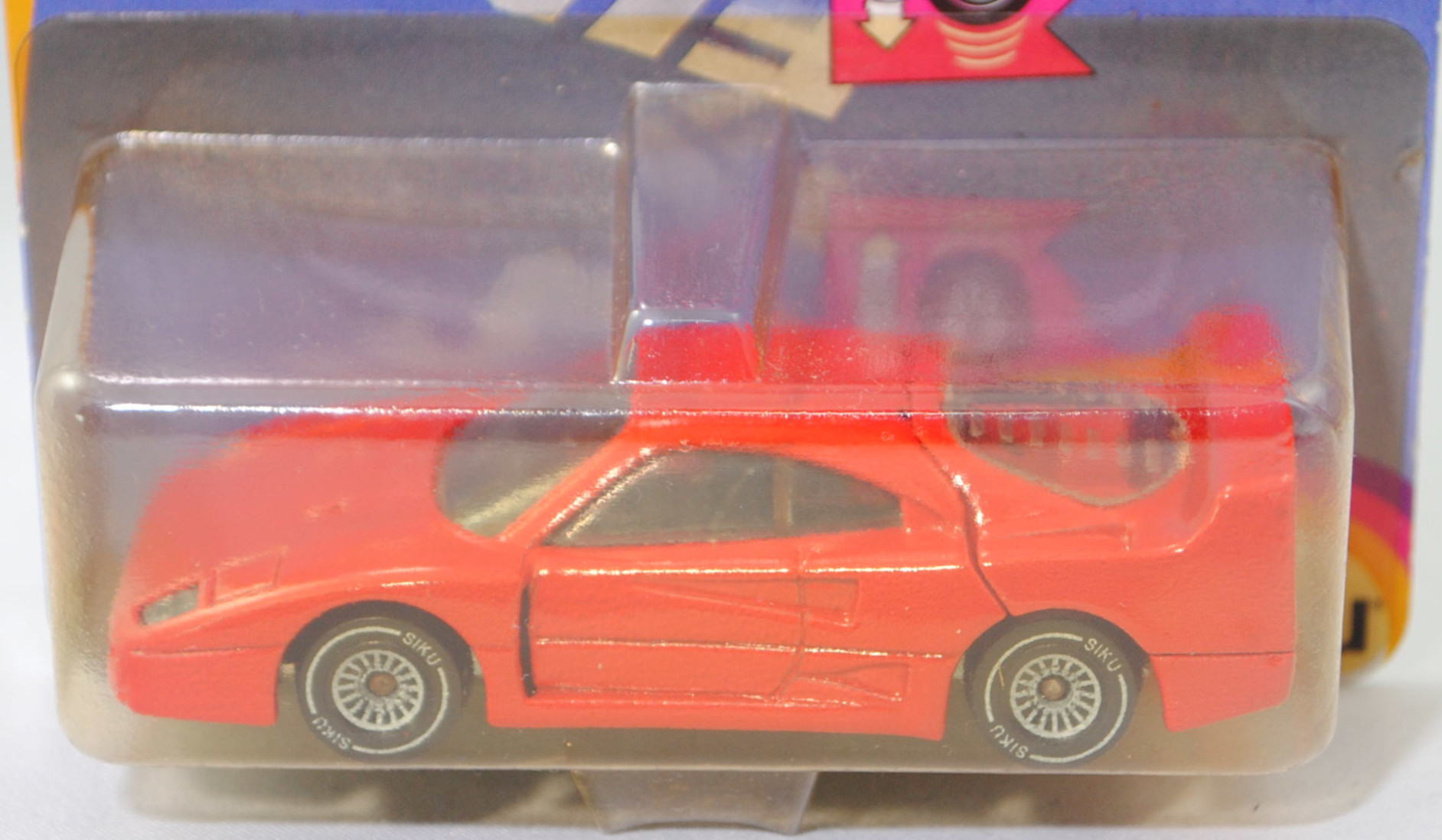 00000 Ferrari F40 (Typ F120, Modell 1987-1992), verkehrsrot (vgl. rosso corsa beim Original, Farbcode FER 300/6), Chassis chrom, W-Germ, ohne CE-Zeichen, B4, SIKU SUPER, 1:56, P21 ohne NEU vergilbt