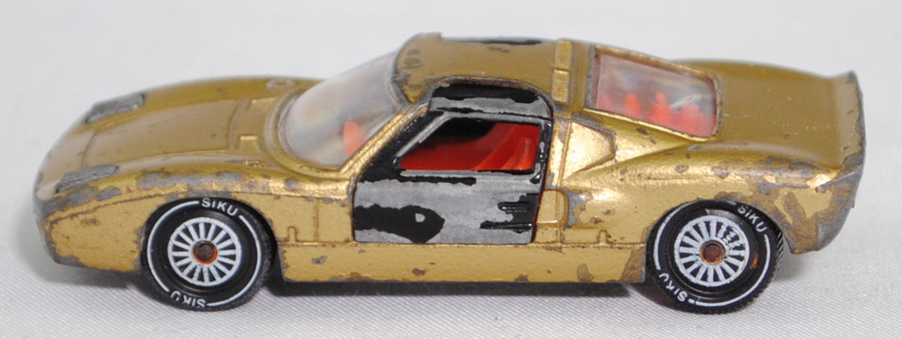 00005 Ford GT40 (Mk I bzw. Mark 1, Modell 1965-1967), Karosserie goldmetallic, Türen schwarz, Bpr. V 296 / W-Germ, Verglasung klar, R11 gerillt, SIKU SUPER, 1:57, vsc