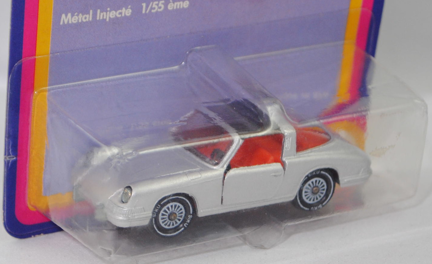 00008 Porsche 911 E Targa (F-Modell bzw. Urmodell, B-Serie, Modell 1968-1969), silber, Lenkrad schwarz, Dach schwarz, Bpr. V234 und 1010, W-Germ, Verglasung rauch, R11 glatt, SIKU, 1:60, P20