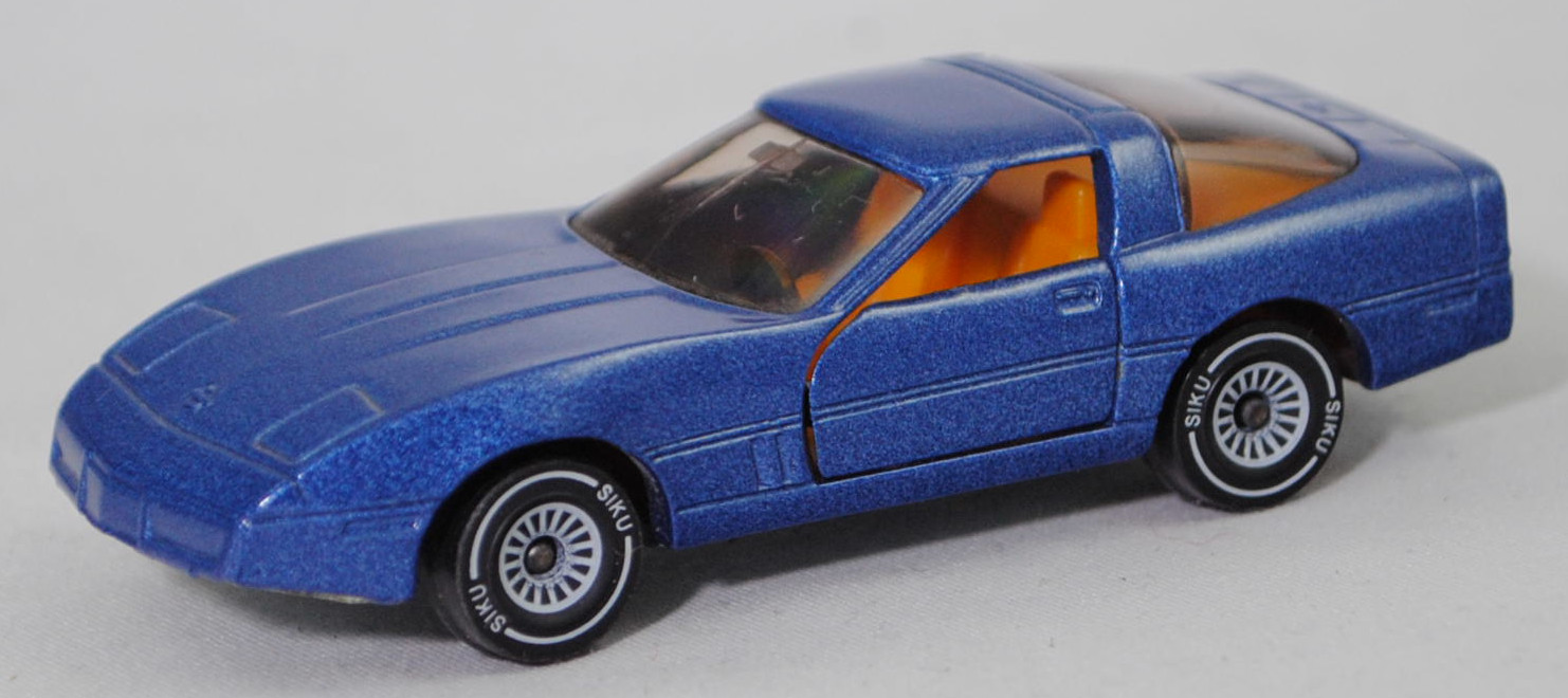 00001 Chevrolet Corvette (4. Generation Corvette, C4, Vorfacelift, Modell 1983-1984), hell-violettblaumetallic, innen chromgelb, ohne CE-Zeichen, SIKU SUPER, 1:56, vsc