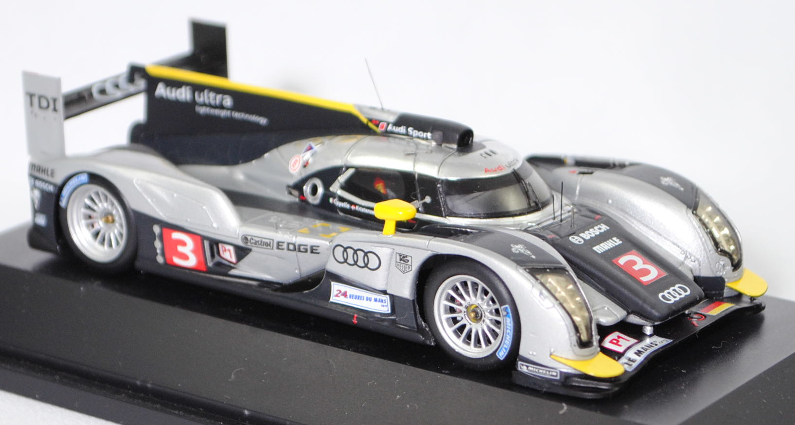 Audi R18 TDI, Le Mans 2011, schwarz/silber, Fahrer: Dindo Capello / Tom Kristensen / Allan McNish, Startnummer 3, Minimax, 1:43, PC-Box Werbeschachtel (Vitrinenmodell, ohne Umverpackung)