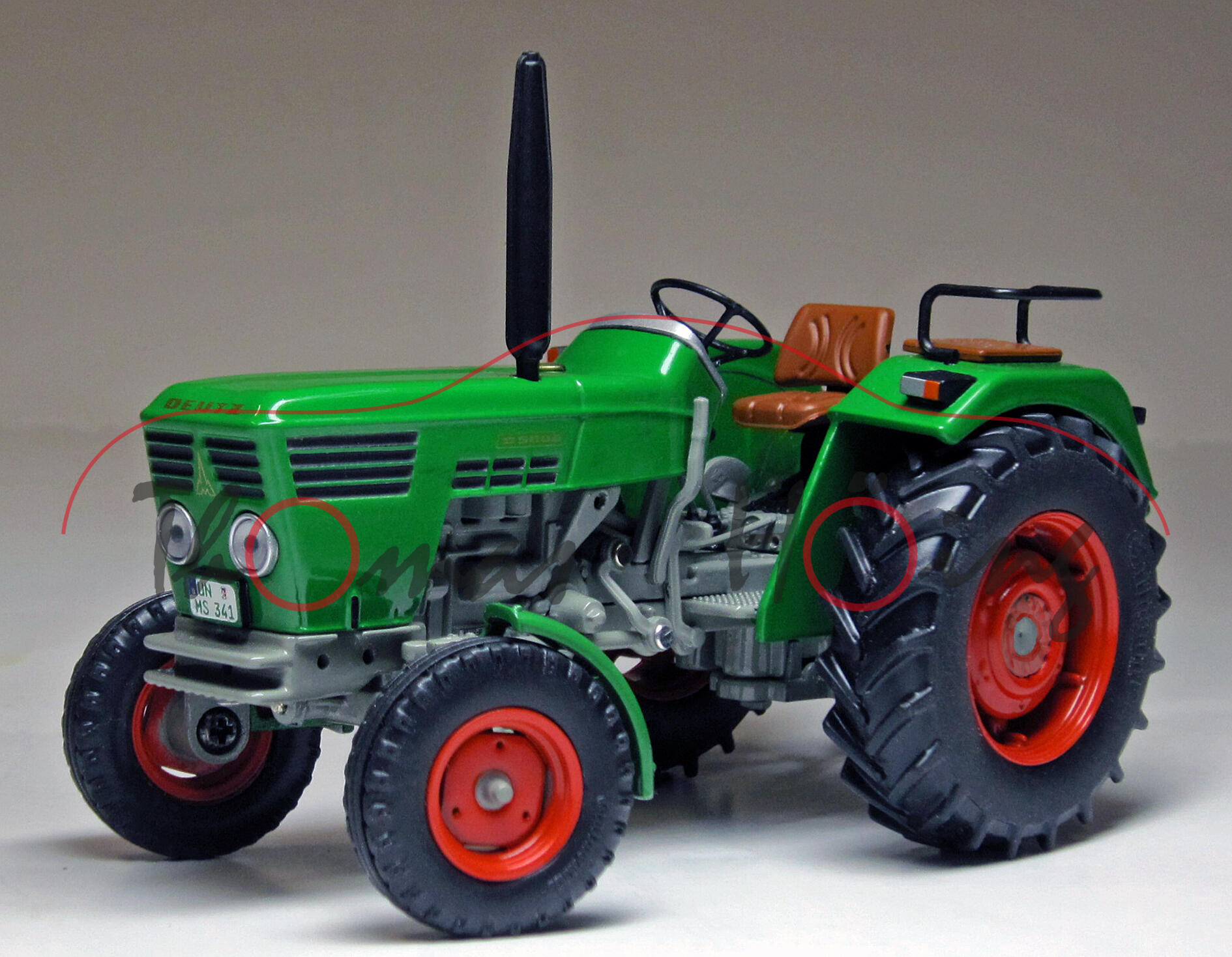 DEUTZ D 40 06 mit Kindersitz (Ausführung 1968-1974), DEUTZ-grün/betongrau, Nummernschild UN MS 341,