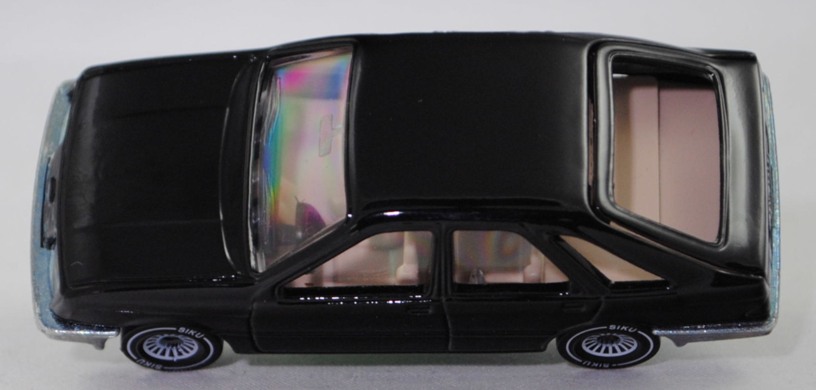 00003 Ford Sierra 2.3 Ghia (1. Generation, Typ Sierra '82 oder Mk1, GBC, Vorfacelift, Modell 1982-1984), schwarz, innen hell-beige, mit CE-Zeichen, SIKU SUPER, 1:55, m