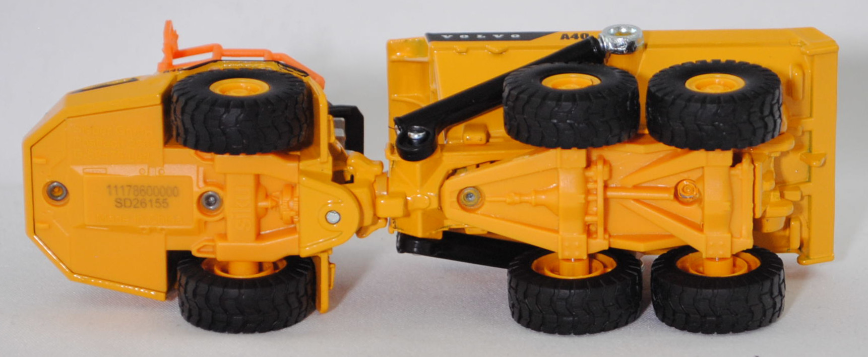 00000 Knickgelenkter Volvo-Dumper A40J 6x6 (10. Generation, Baureihe J-Serie, Modell 2025-), maisgelb/graphitgrau, innen graphitgrau, SIKU SUPER 1:87, L17mpK